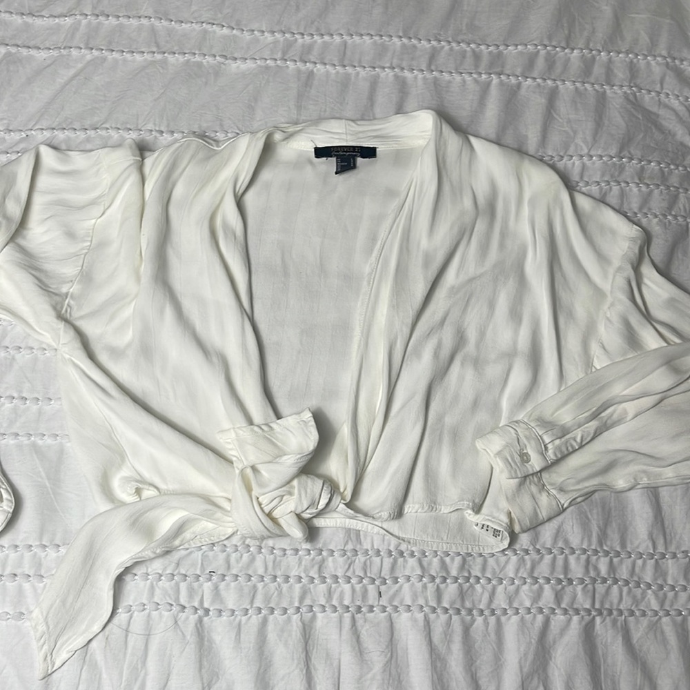 Foever21 front tight shirt